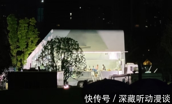 小伙子|《中餐厅5》分工合作,周也丁真去买菜,28岁小伙子龚俊当大厨