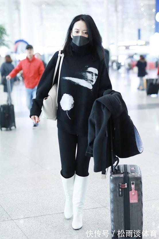 外套|“不老女神”俞飞鸿不愧为中年之光,巴掌腰+漫画腿,真不像48岁