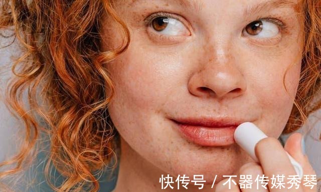 醉象|我不允许还有谁不知道水光唇釉的杀伤力