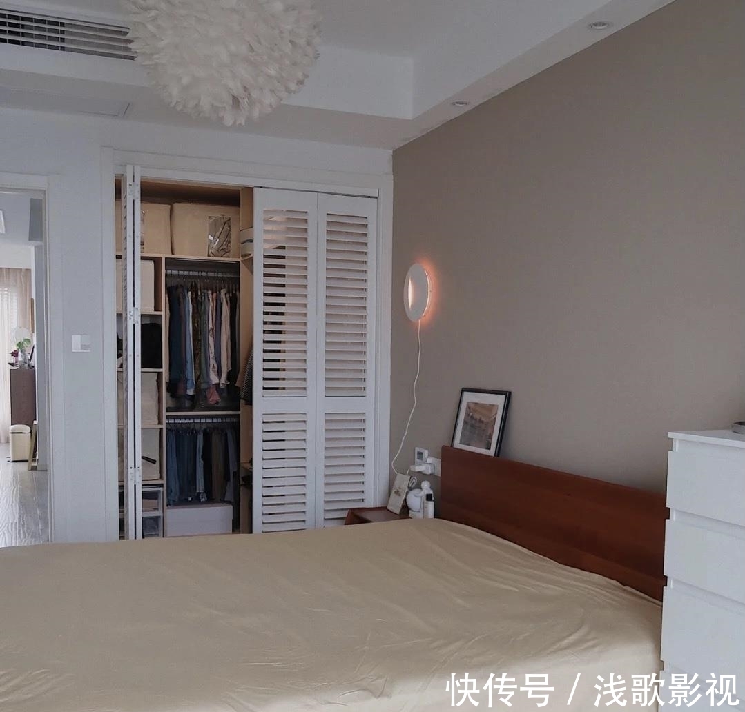 投影仪|业主80㎡的西边套，装下来花费30万，三房改两房，就一个字“值”