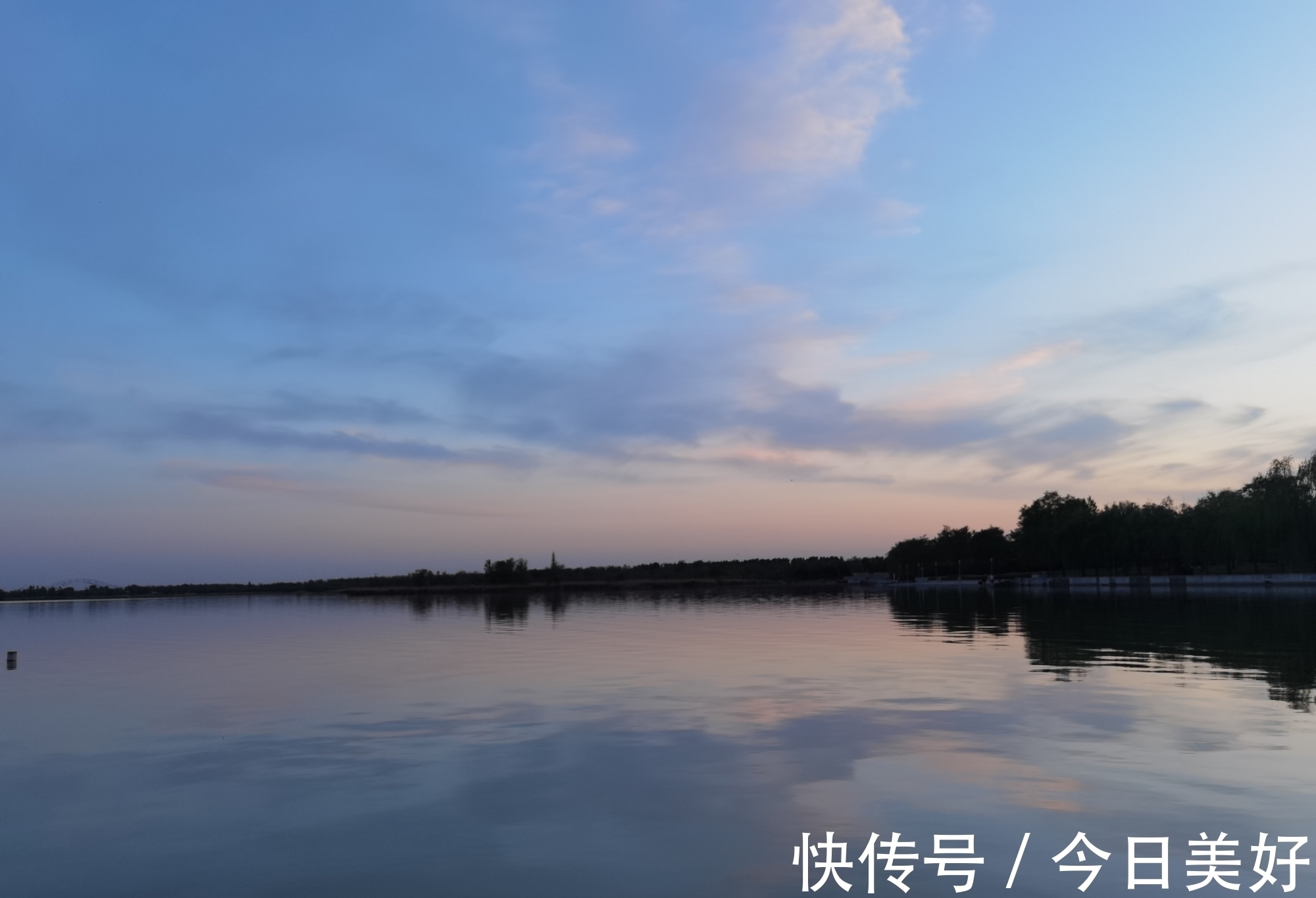 离别诗$星垂月涌、山随江入,两首离别诗雄浑阔大,却有不一样的意境