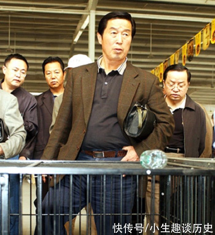 马家军|马家军教练马俊仁:跌下神坛后养狗赚千万,年过70重返俱乐部执教
