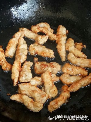 猪肉最好吃的做法,外焦里嫩,酸甜可口,一次可以吃一大盘