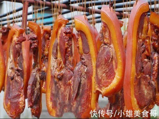 腌腊肉时，10斤猪肉放多少盐？牢记5大技巧，腊肉金黄，不霉不臭