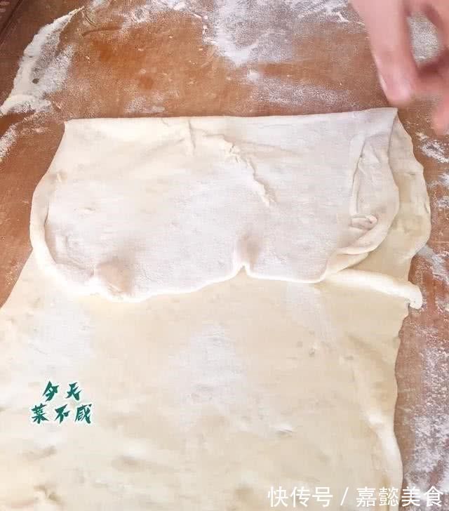 烙饼|温水或凉水和面都不对，试试我烙饼的特殊方法，松软酥香，放一天都不会硬