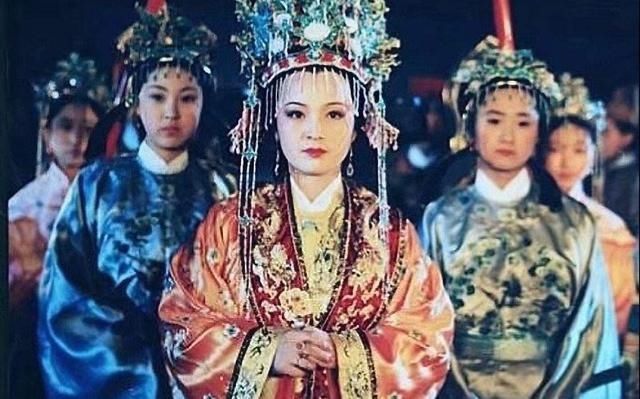 迎春|红楼梦：姐姐是贵妃，父亲是一等将军，可她只值五千两银子