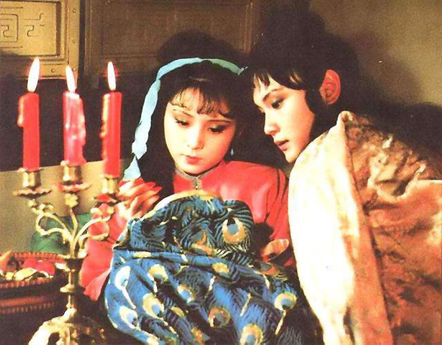 晴雯#《红楼梦》晴雯对宝玉的感情,从一个细节可以看出,真不简单