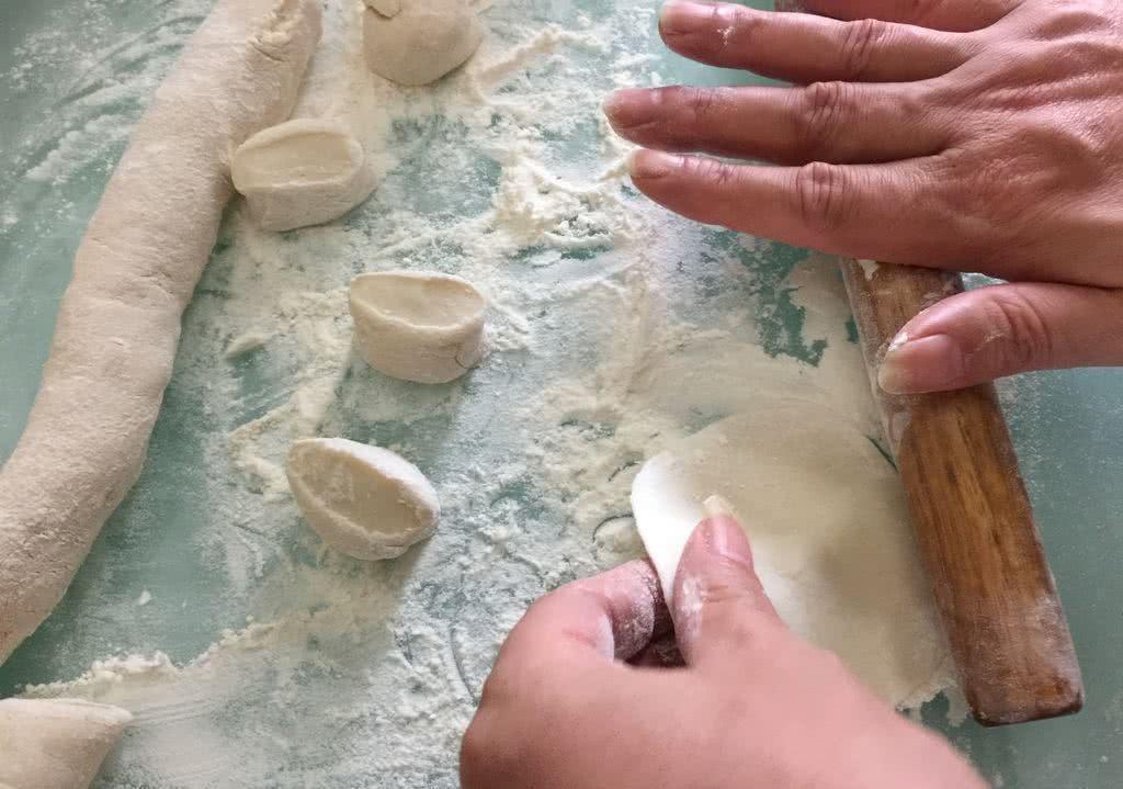 豆瓣酱|夏天吃饺子，韭菜靠边站，这个菜比韭菜还鲜美，水嫩又好吃