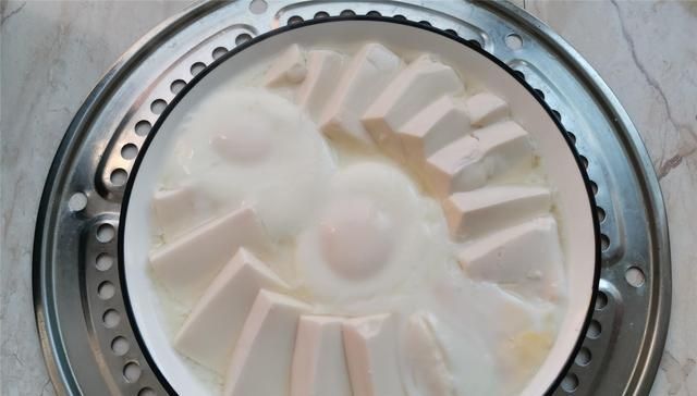 做法|豆腐和鸡蛋一起搭配做,营养又美味,做法简单容易学