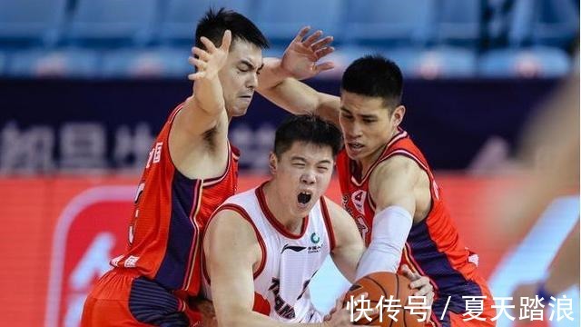 韩德君|22+8,郭士强成功打造出小韩德君,送江苏男篮六连败