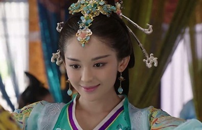 目的|吕布为什么要带着貂蝉去见刘备，他有什么目的吗