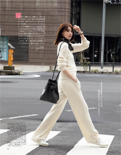 越讲究的女人越喜欢白色,今年的“豆腐白”穿搭,衬肤显白又高级