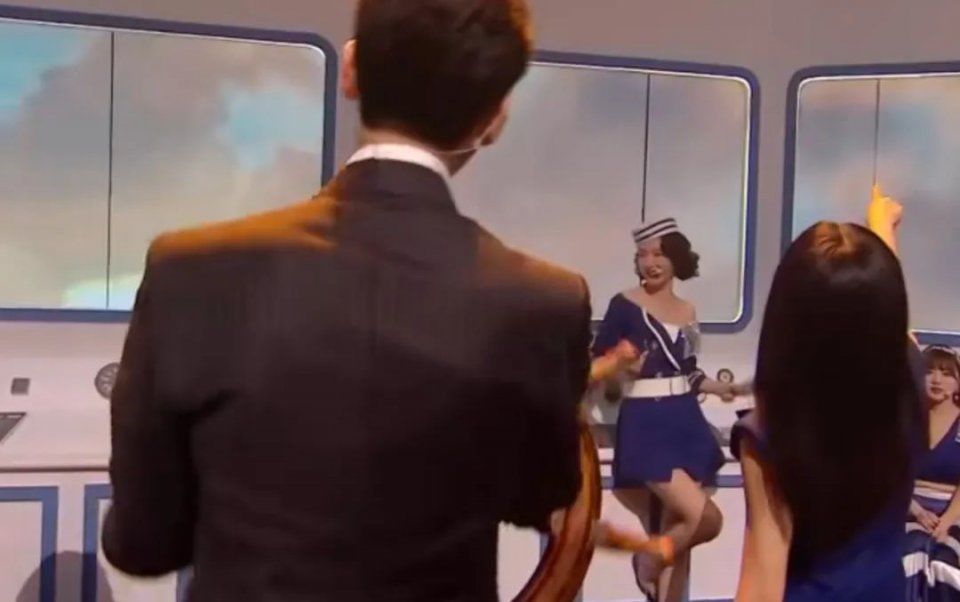 《浪姐2》成团夜开场太尴尬！姐姐全假唱，龚俊成工具人