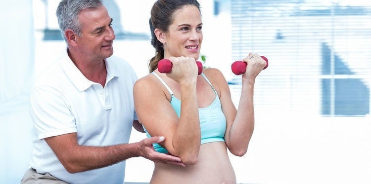 孕妈|超“硬核”孕妈走红,怀孕8个月体重56公斤,腹部线条令人羡慕