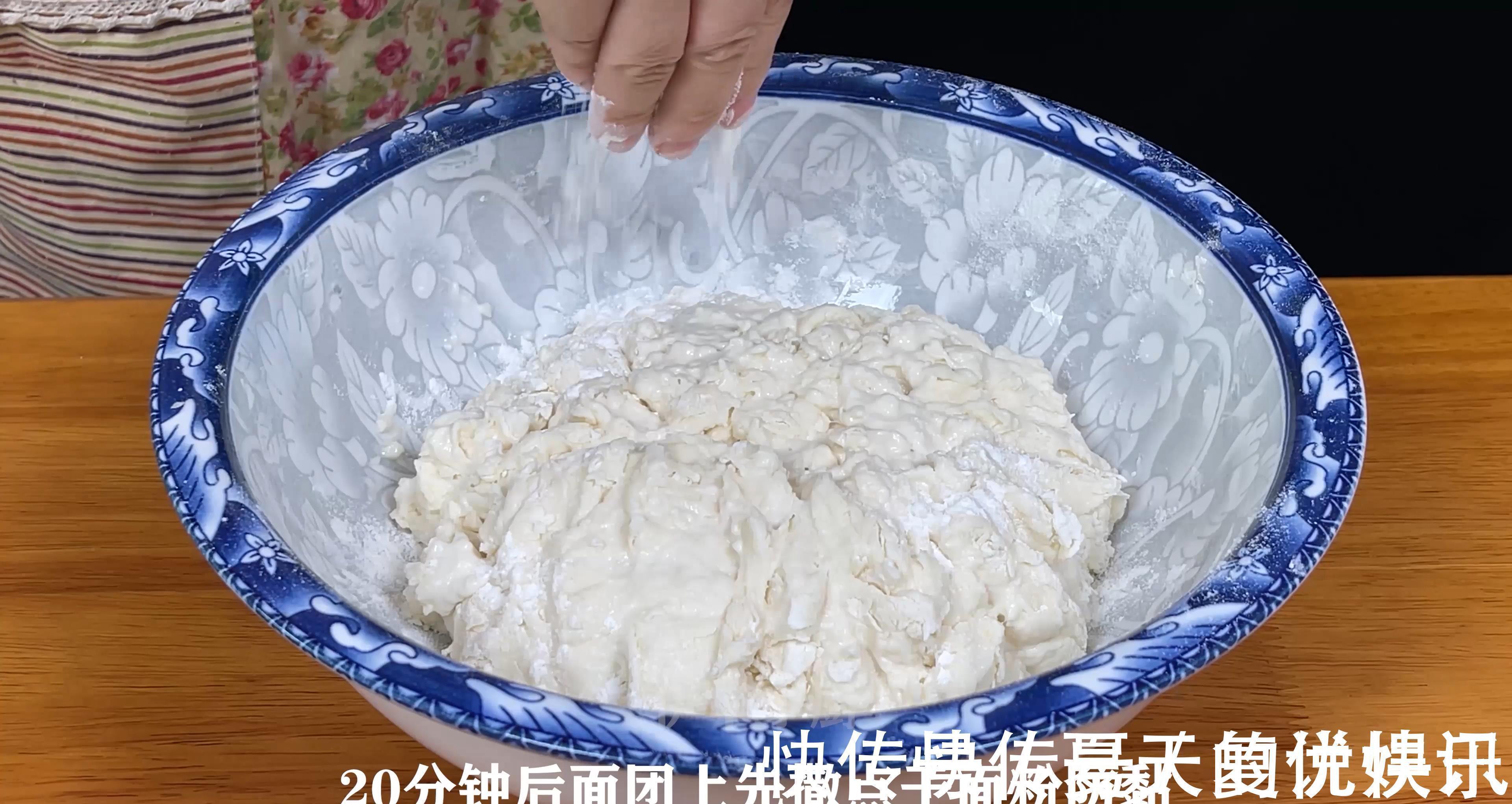 早餐店的葱油饼为什么好吃?原来做法简单,学会就可以摆摊了