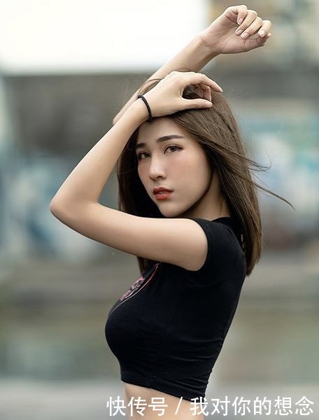 小姐姐|“鱼人腰”的美女,美的洒脱!