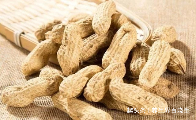 切片面包|花生不是人人都能吃, 这6类人多吃一口, 很容易出事