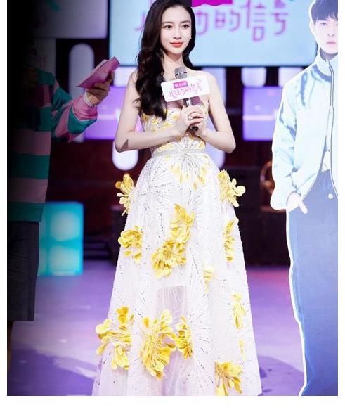 綜藝節(jié)目|楊穎罕見(jiàn)公開(kāi)談?wù)搩鹤樱虏邸靶『＞d變心”，眼中已不再只有媽媽