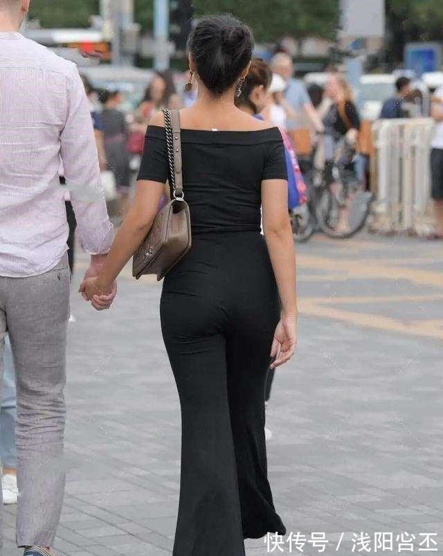 打底裤 精致的印花打底裤穿搭,展现出靓丽自信的气质,舒适清爽!