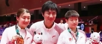 刘诗雯|是什么积怨,曾让孙颖莎写下隔阂障碍四个字,是任性的黄海诚吗?