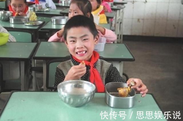 一日三餐|这些零食就算扔了也别给孩子吃,你家还有吗