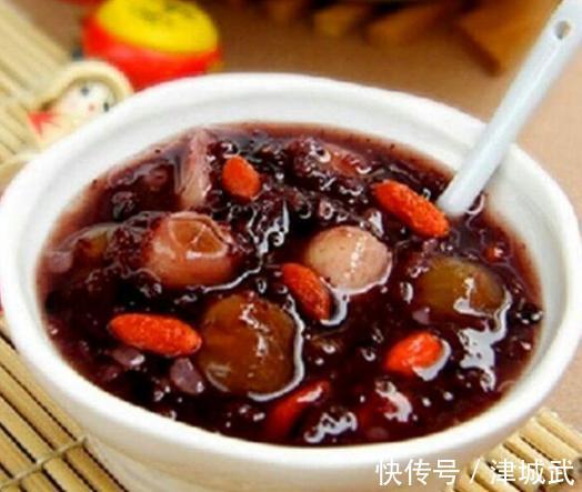 桂圆红枣粥|天冷了,聪明女人早餐就吃它,坚持每天喝一碗,皮肤细嫩睡得香