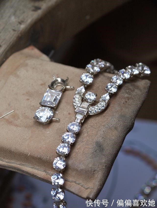 杜桑项链 《瞒天过海美人计》竟然抢了条山寨项链解密杜桑项链背后故事!