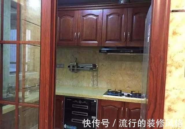 新房|土豪朋友220万装修新房，走进屋里一看，这品味真是不敢恭维！