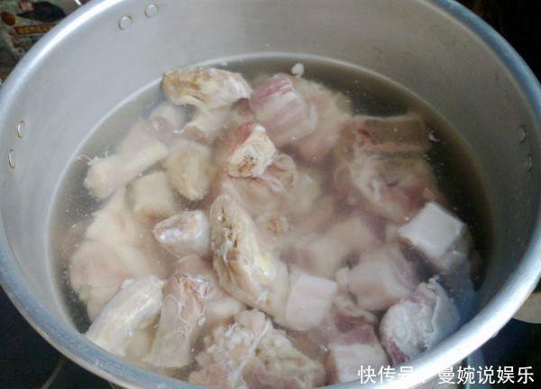 别再把它当成饮品喝了,用它炖肉才是绝配,肉嫩味美,开胃解馋