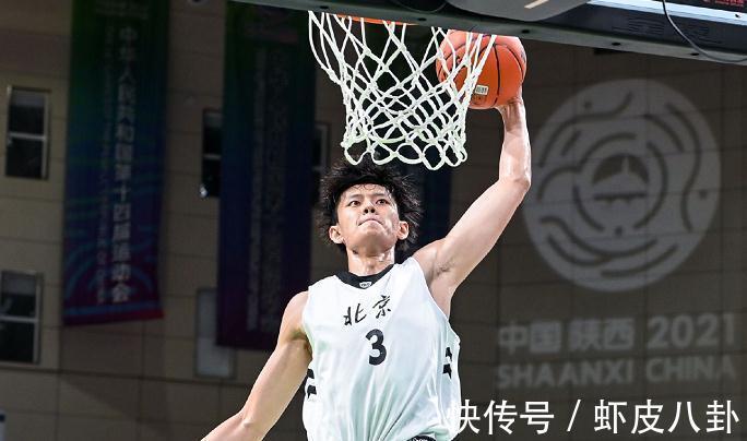 東道主|爆冷！北京男籃不敵陜西隊(duì)，天才曾凡博傷退，解立彬場(chǎng)邊怒吼
