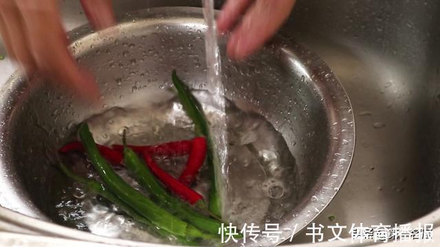 名厨|终于找到香菜好吃的做法,香辣开胃又解馋,做一次能吃一个月