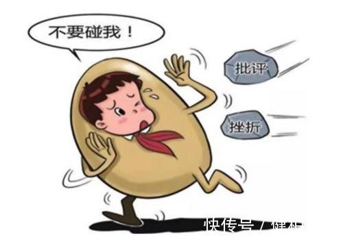 老师|“全班只有我儿子没奖状”,担心伤孩子自尊,妈妈被老师移出群聊