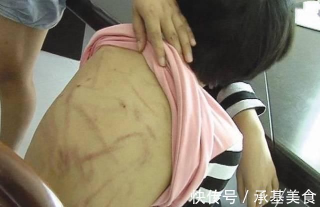 弟弟|女孩承受爸妈和弟弟的“拳打脚踢”,她没有流一滴泪,更没有求饶