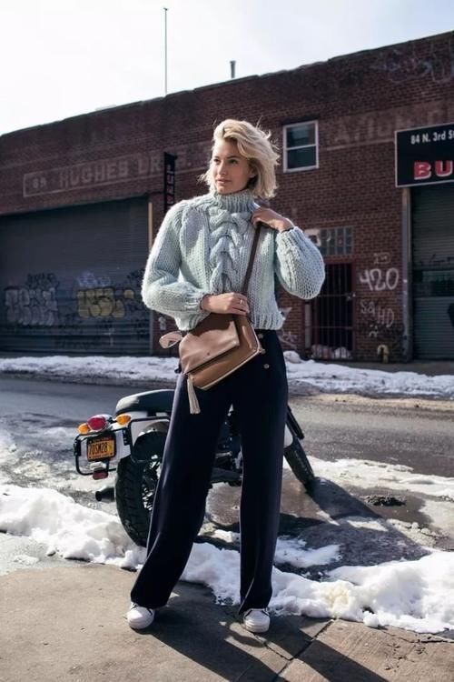 2021年开春，你穿毛衣+阔腿裤的样子，真的时髦炸了！