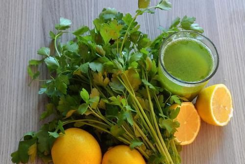  身体|女性到了中年，推荐三种食物，排毒消脂，疏通血管，滋补身体