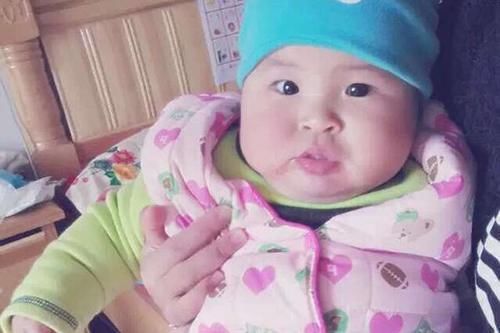 新生儿|为啥刚出生的宝宝,屁股上会有一大块“淤青”?是被挤压到了吗?