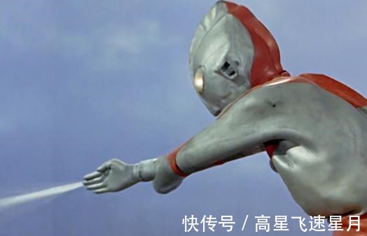 圆谷|人间体第一次变成奥特曼都是什么操作水平为何艾克斯菜的抠脚,迪迦能超神