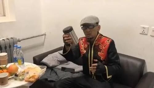 农民 时隔15年!阿宝再登星光大道,假农民身份被揭穿曾销声匿迹