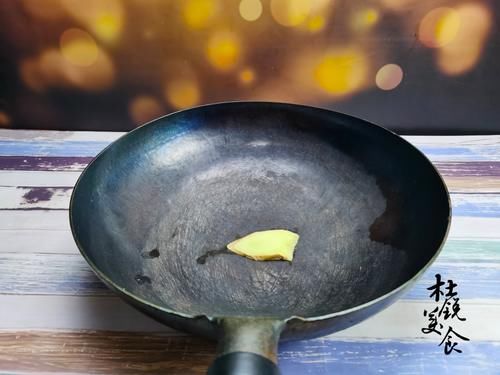 煎鱼时，直接下锅是大忌，做对“6点”，煎出的鱼香酥完整不破皮