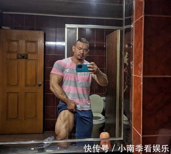 健身房|爱健身的IT小哥哥,十年如一日撸铁,打造出牛蛙般的腱子肉!