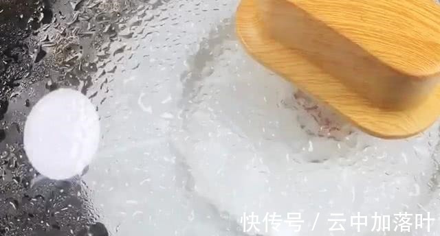 为什么自己蒸的鸡蛋羹又老又不嫩滑很多人第一步就做错了！