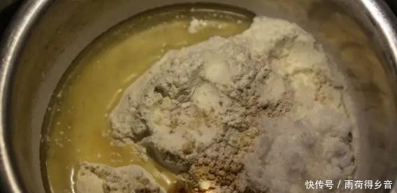 香甜|用花生来做道花生酥,做法简单,入口酥脆香甜,是道不错的小零食