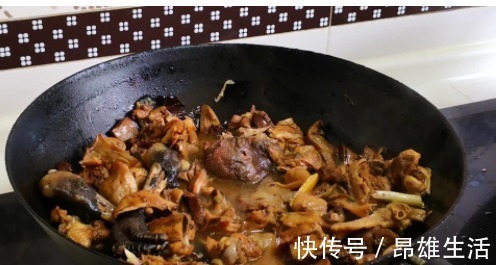 啤酒|炖鸡时，最忌直接下锅炖，教你一招，鸡肉鲜嫩又入味，营养不流失