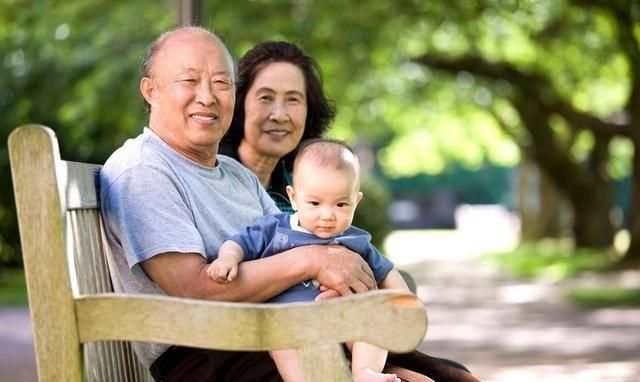 宝妈|爷爷奶奶真疼孩子吗?听嘴上说的没用,要看看他们的这些行为