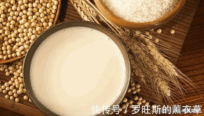 打豆浆直接用黄豆打就错了!早餐店老板:加点它,豆浆香浓无残渣