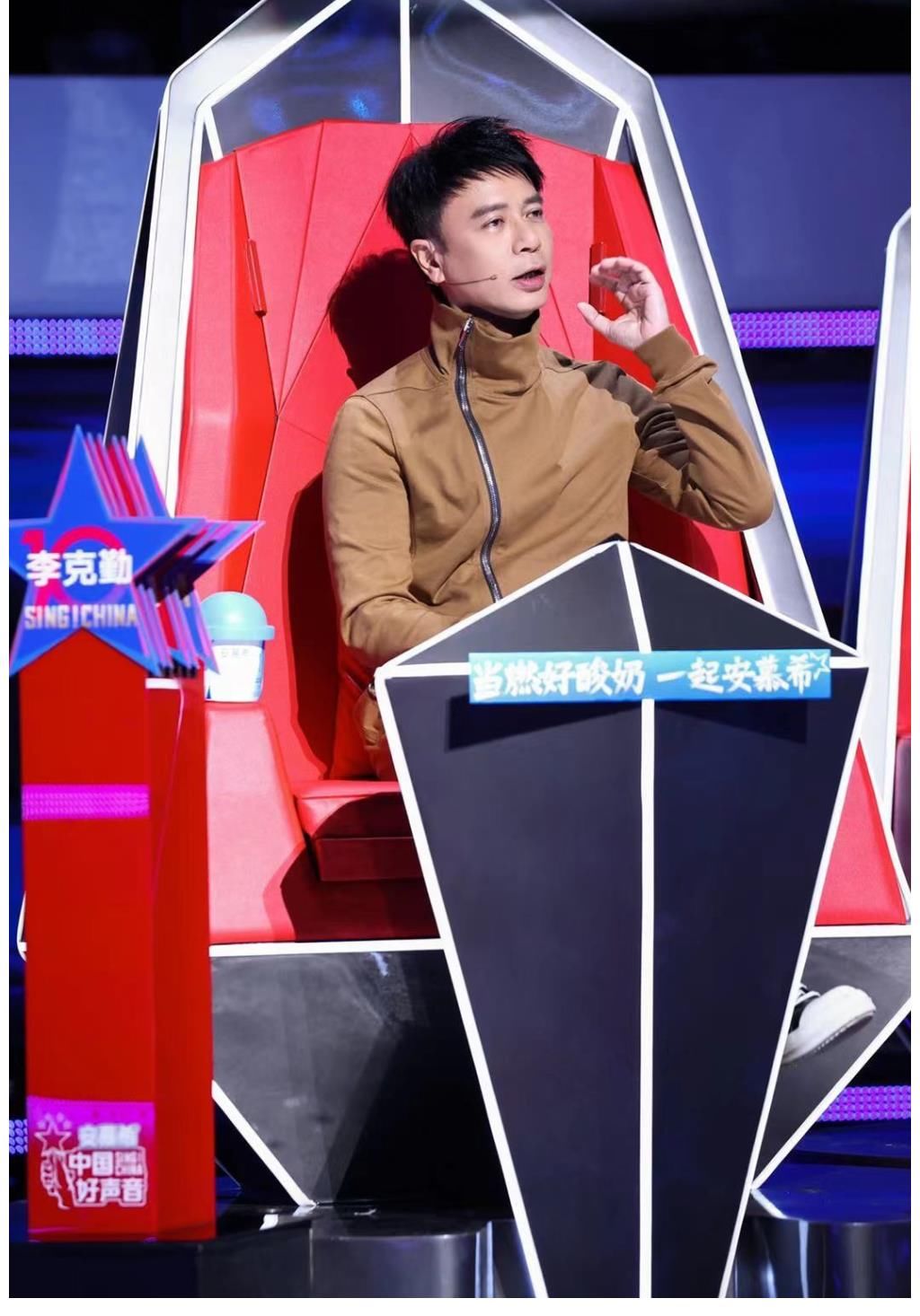 八强之战|李克勤《中国好声音2021》导师对决全员晋级,新一轮决赛热血开赛