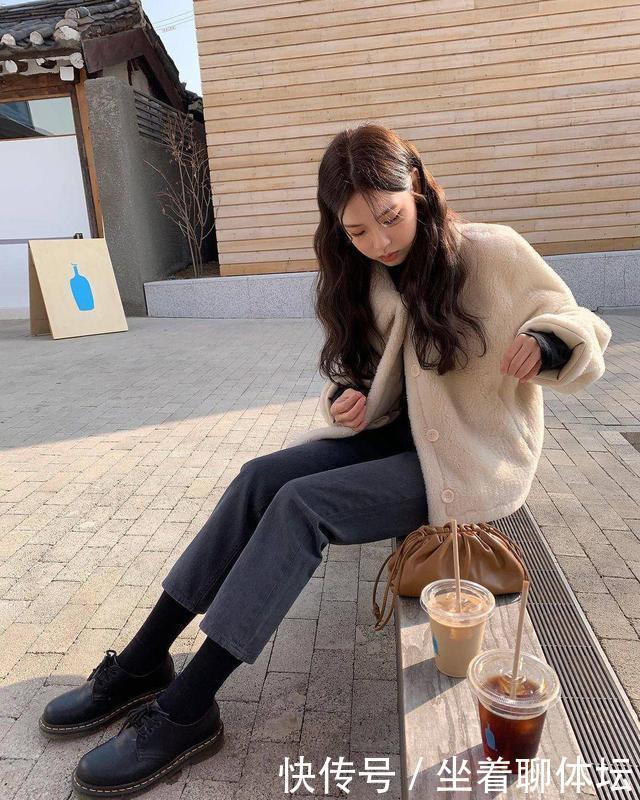 喷雾|年末聚会大家都披头散发就没意思了!这几款秋冬长发的发型才够美