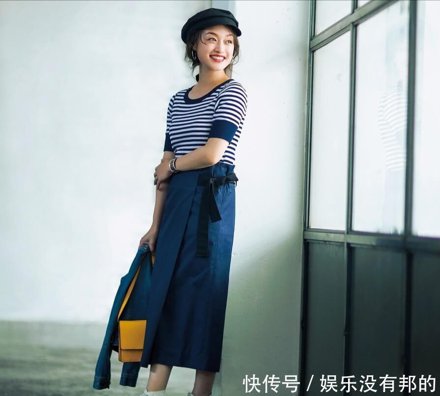 直筒|40岁女人的成熟感穿搭，当属“T恤+直筒裙”，优雅减龄又显气质