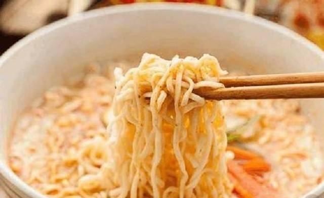 原因|俄罗斯向中国进口5万箱方便面,没过几天却要退货原因乐坏中国