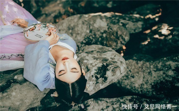 唐诗$苏轼最高明的一次抄袭,将8首唐诗抄成一首宋词,却抄出千古绝唱